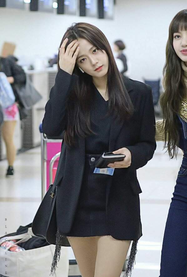 Cute Jisoo airport fashion. | BLINK (블링크) Amino