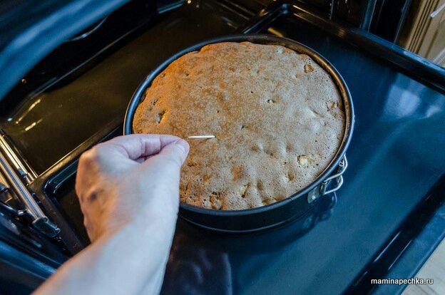 Когда вынимать яблочный пирог из духовки