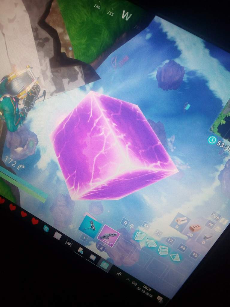 the cube is cracking - cube cracking fortnite