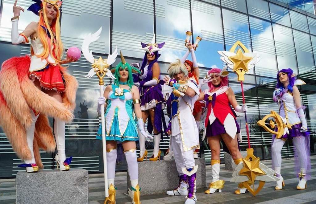 Star guardian syndra shoot (@amara_cosplay) | League Of Legends ...