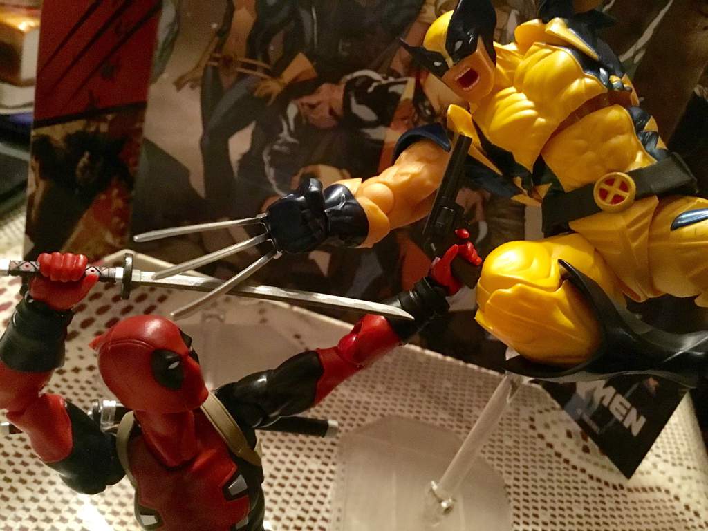 Wolverine Fighting Deadpool Marvel Amino