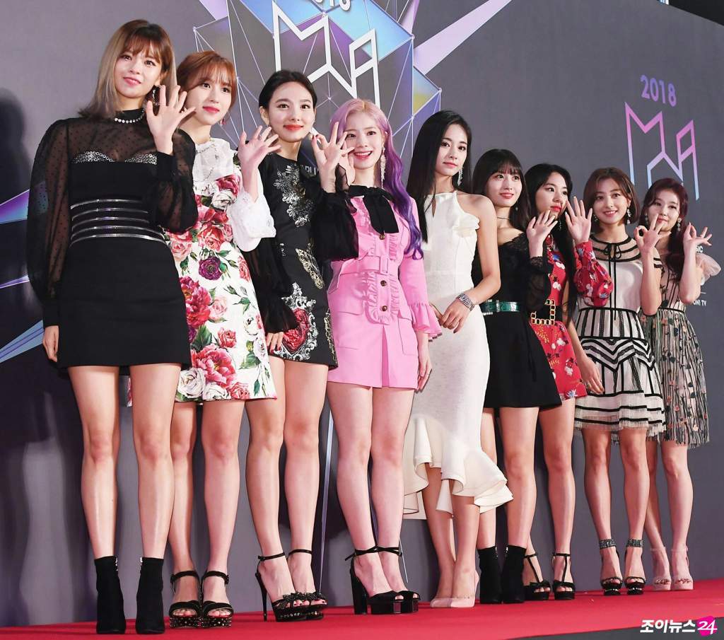 Twice GMA red carpet | Twice (트와이스)ㅤ Amino