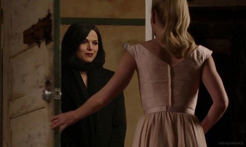 Для любителей SwanQueen. Часть 1-[C]◣✦◥▔▔▔▔▔▔▔▔▔▔▔◤✦◢

[BC]  :sparkles: Всем привет :sparkles: 

[C]◤✦◢▁▁▁▁▁▁▁▁▁▁▁◣✦◥

[C]☆゜・。。・゜゜・。。・゜★

[BC]Сегод