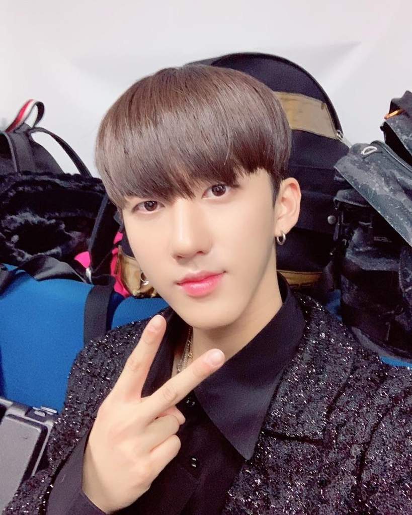 ⊰ Changbin Instagram Update [181112] ⊱ | Stray Kids Amino