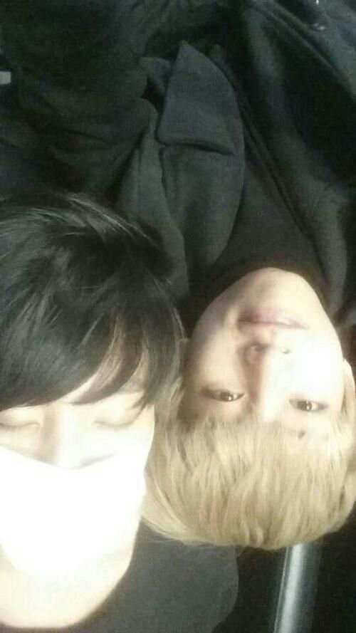 TAEKOOK SELFIES 😄💜 | V K O O K Amino