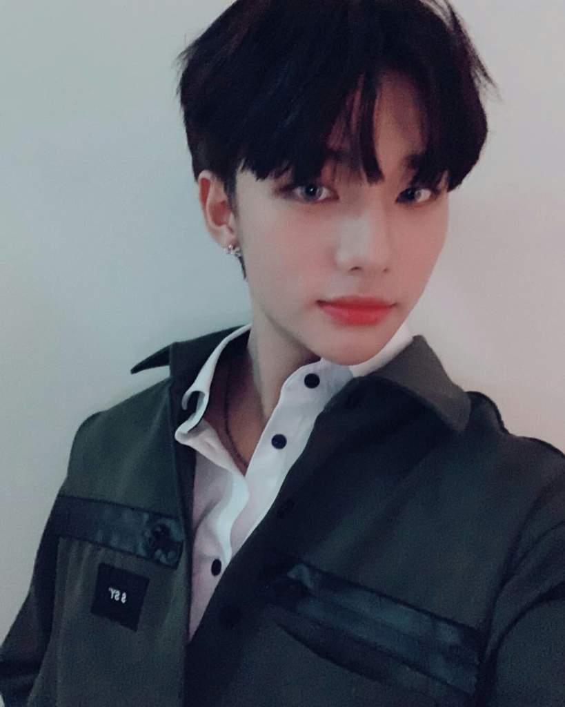 Hyunjin Instagram Update [181118] | Stray Kids Amino