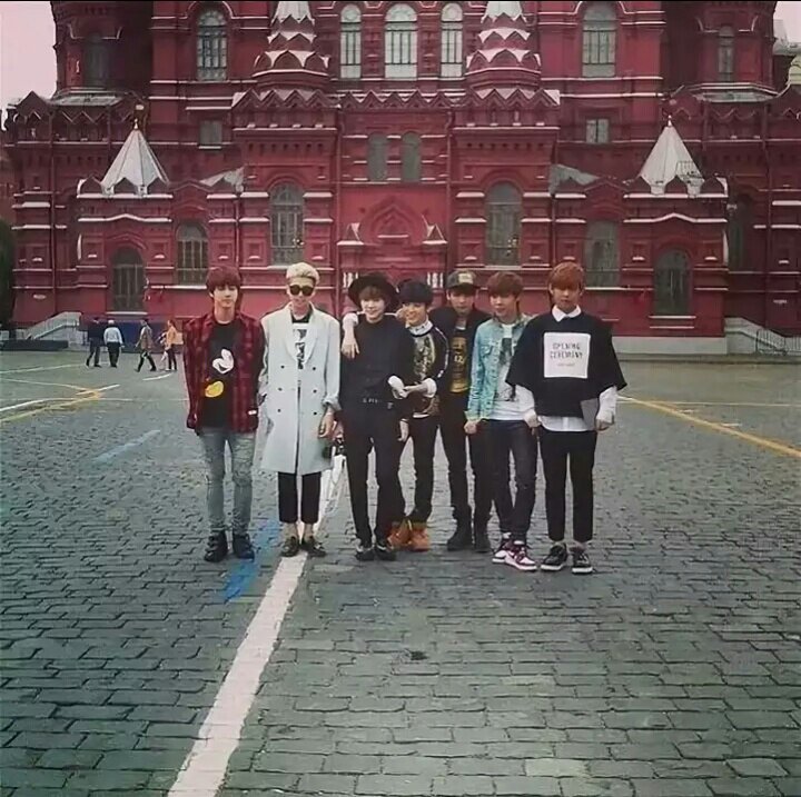Фотографии BTS в России.