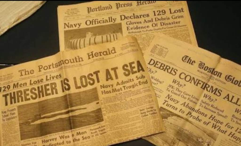 🤔Why Do Old Newspapers & Book Pages Turn Yellow? School Amino