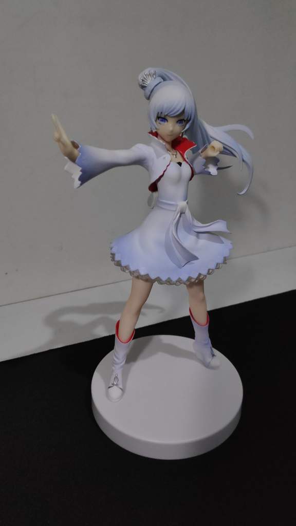 weiss schnee figure