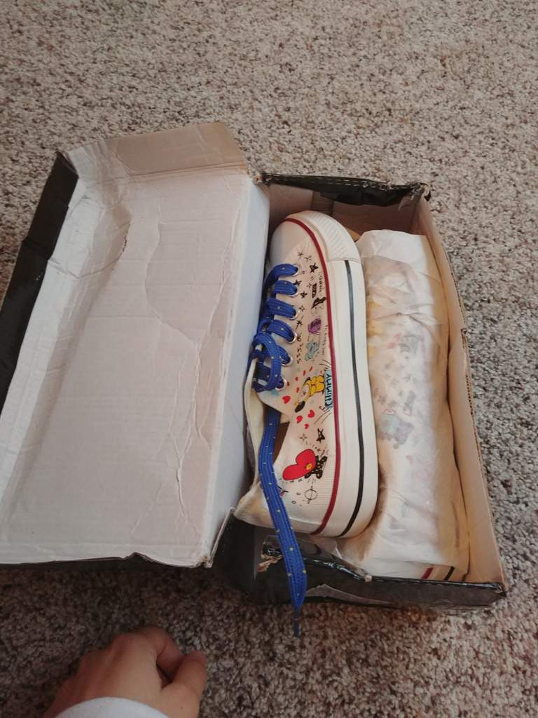 BT21 x Converse shoes unboxing ARMY�s Amino BT21 x Converse shoes unboxing ARMY�s Amino