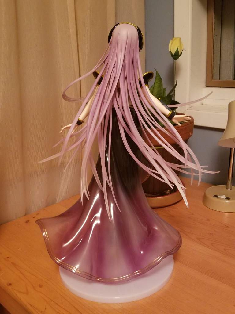 megurine luka v4x figure