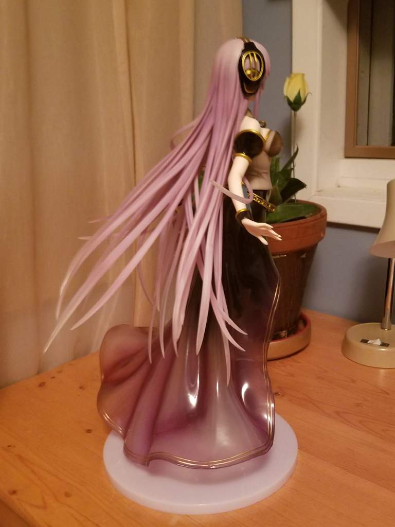 megurine luka v4x figure