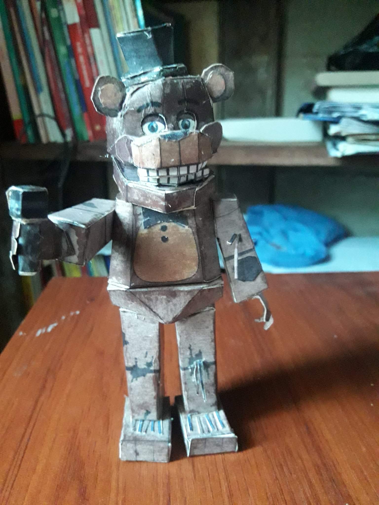 Whitered Freddy papercraft •_• | FNaF Amino [ Español ] Amino