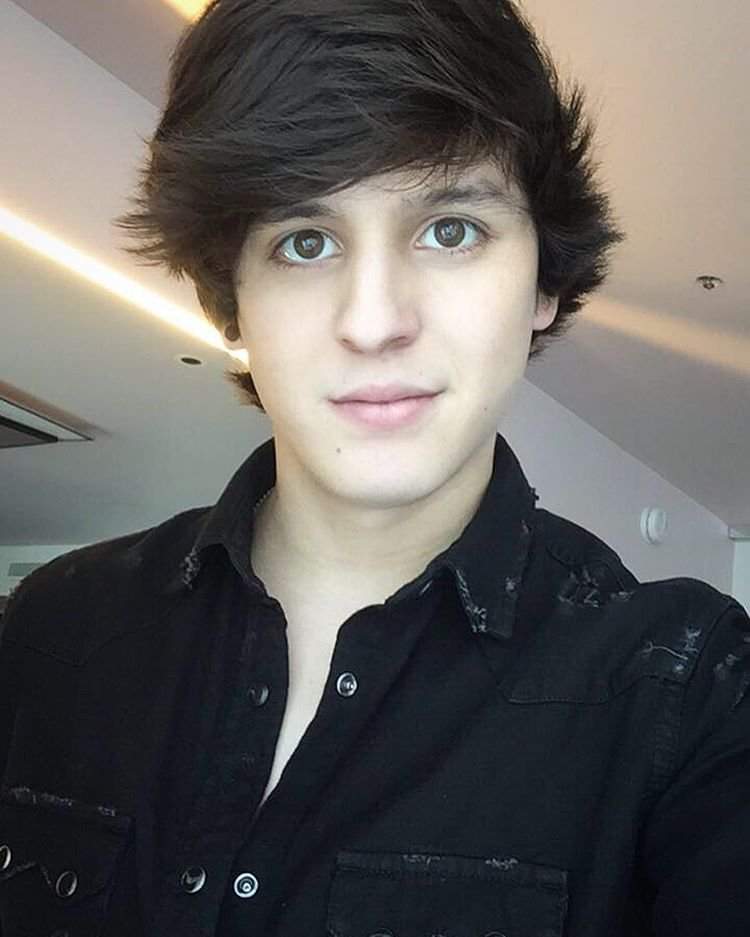 Christopher valez Muñoz | Wiki | CNCOWNERS CNCO Amino