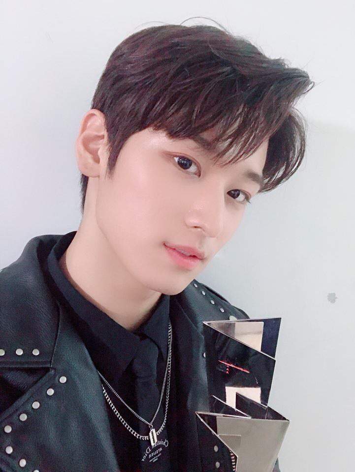 10 Juyeon Selca that we all need! You’re welcome😉 | THE BOYZ AMINO Amino