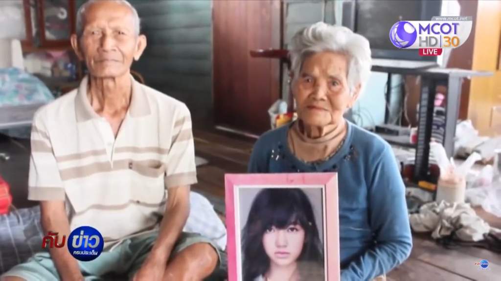 Blackpink Lisa Grandparents