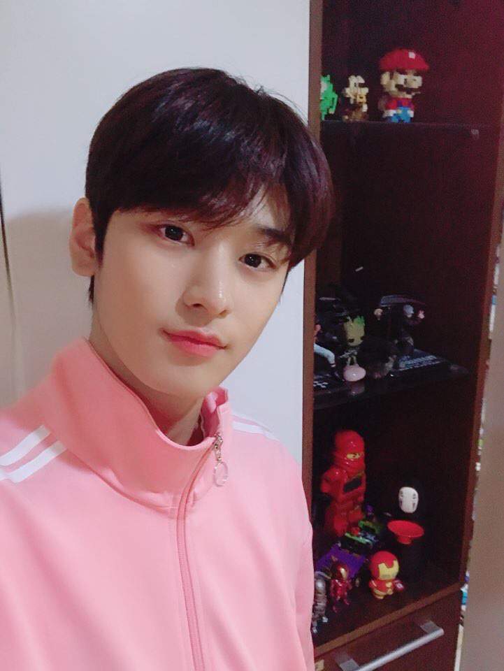 10 Juyeon Selca that we all need! You’re welcome😉 | THE BOYZ AMINO Amino