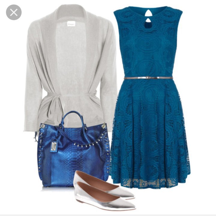 Сочетание синего платья с туфлями