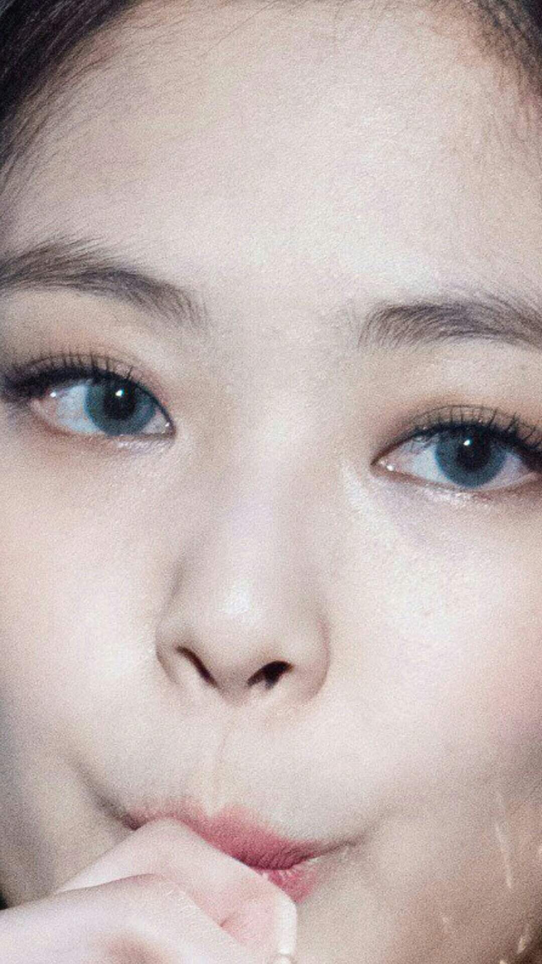 Que color de ojos tienes Jennie Kim😍 | •BLACKPINK• Amino