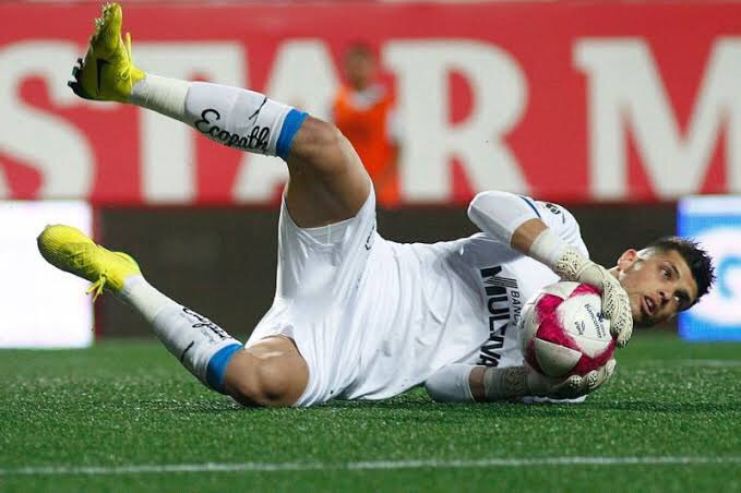 Tiago Volpi Um Goleiro Bom Mas Nao So No Futebol So Futebol Amino