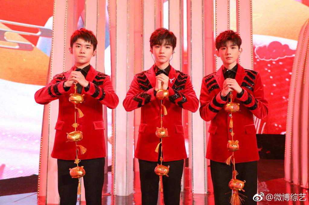 tfboys 2019东方卫视春晚:pig:heart_eyes:four_leaf_clover