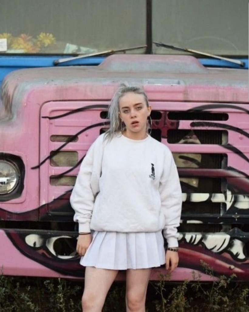 clothes billie eilish wears