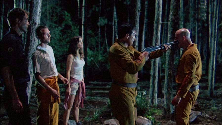 Crítica|Pânico na Floresta 3 (2009) | Terror: Under The Bed Amino