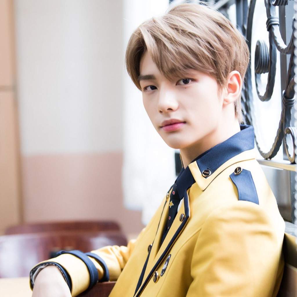 Hwang Hyunjin [Naver x Dispatch] | Stray Kids Amino