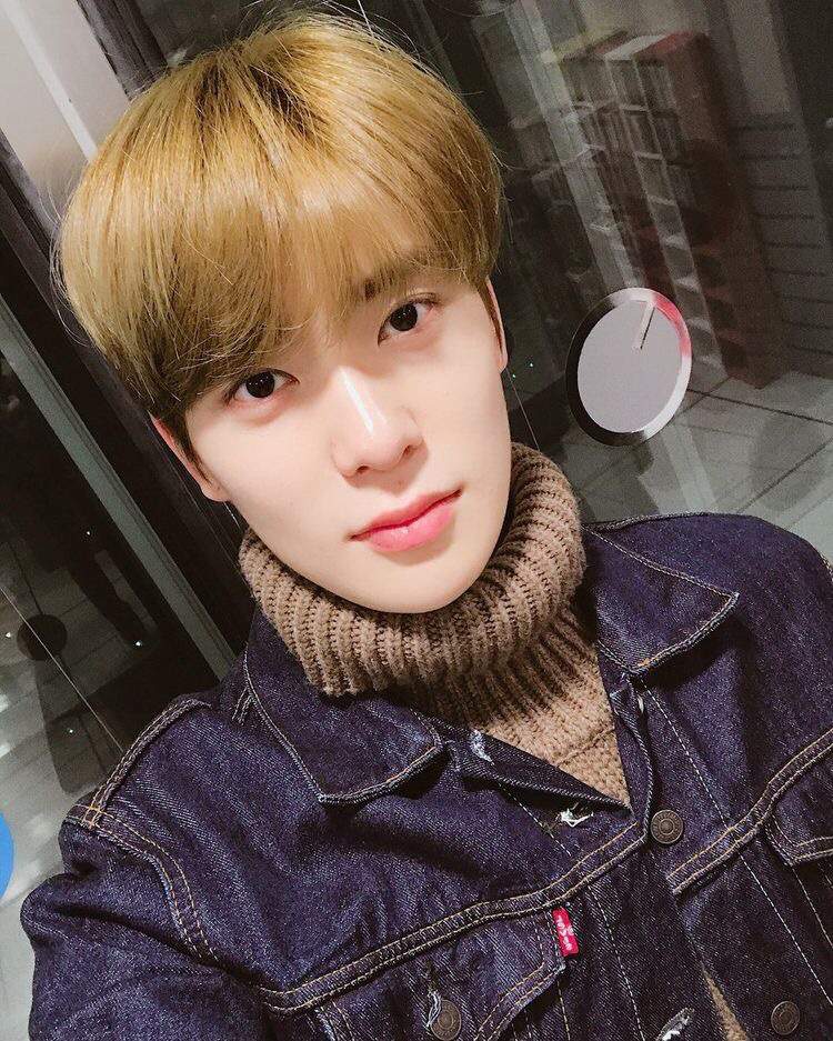 Jaehyun Selcas For U | K-Pop Amino