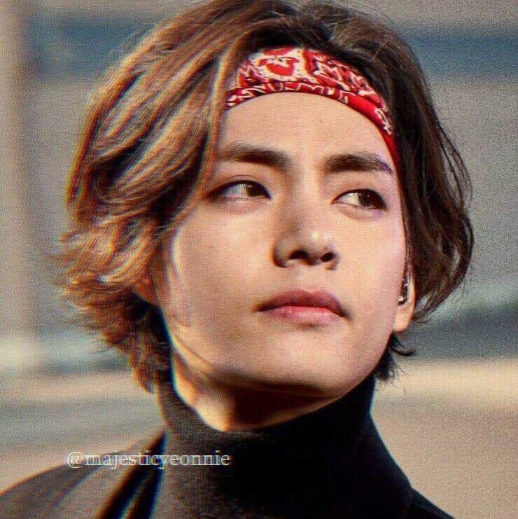 Look Taehyung look cool,hot on long hair🙂💜 I miss Taehyung long hair ...