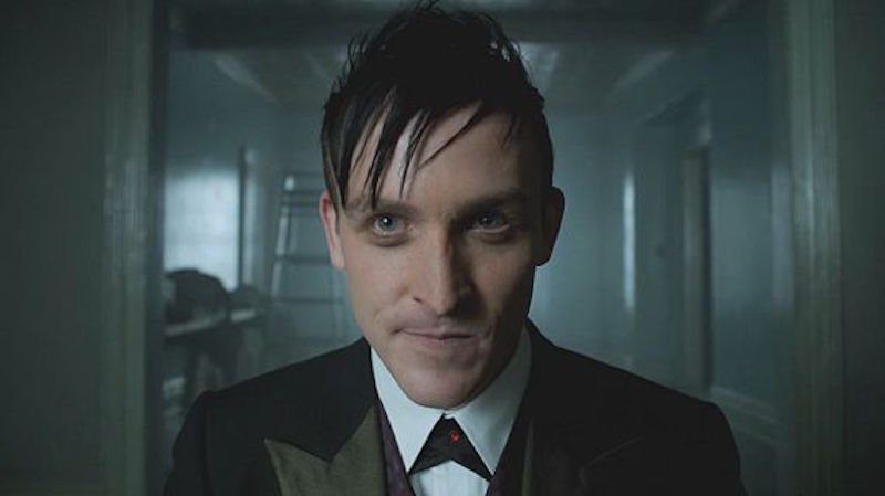 cómo Robin Lord Taylor finalmente se transforma en el pingüino | •Gotham  Amino• Amino