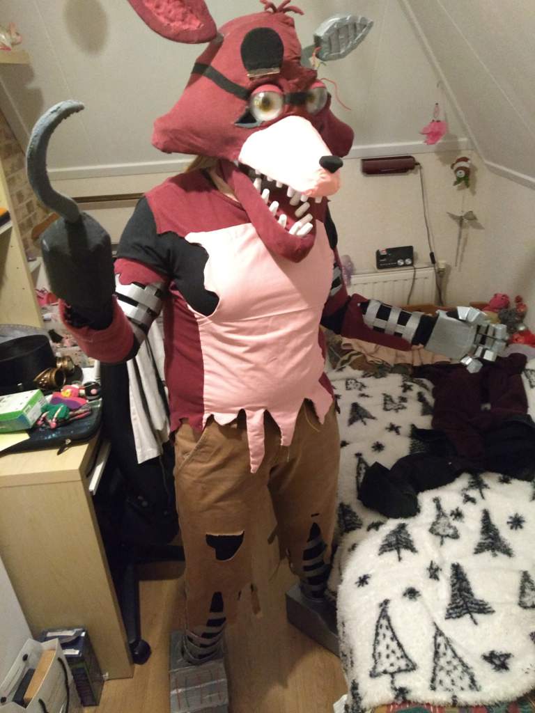 Withered Foxy cosplay.