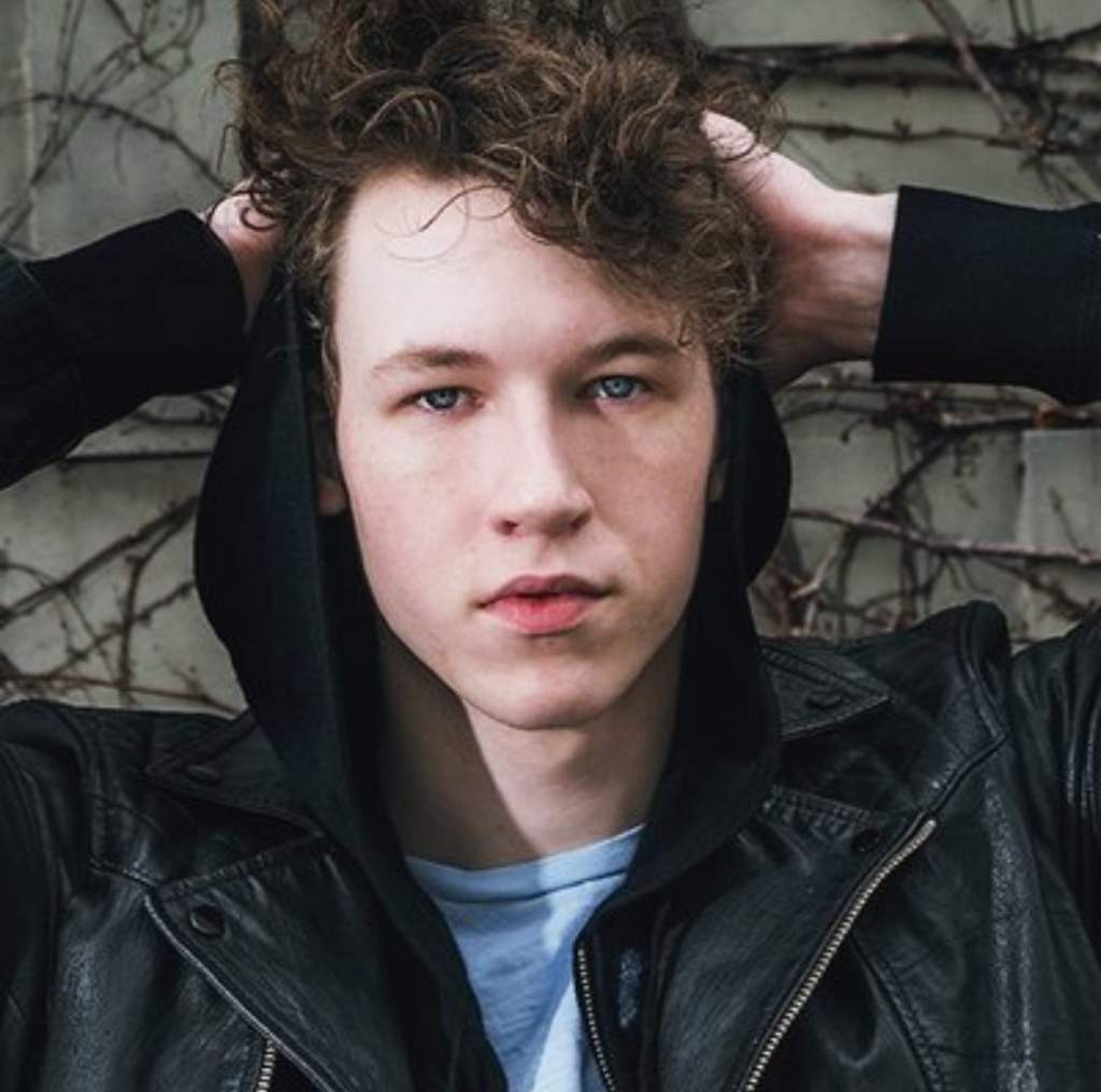 Tyler Down Wiki •13 Reasons Why• (Español) Amino