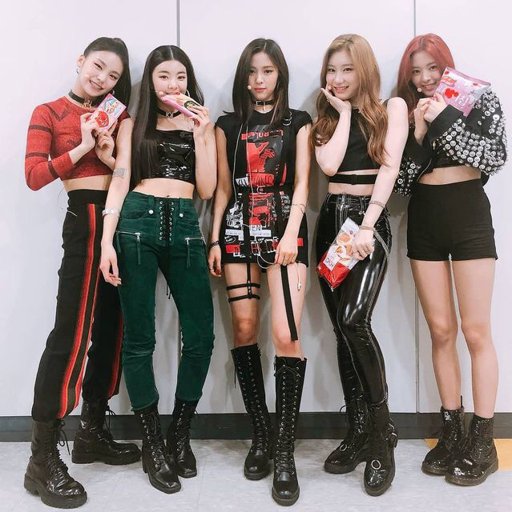 Yeji 💗 | ITZY (있지) Amino