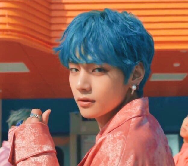 boy w luv taehyung FA; ･ﾟ🕊♡ .° | ARMY's Amino