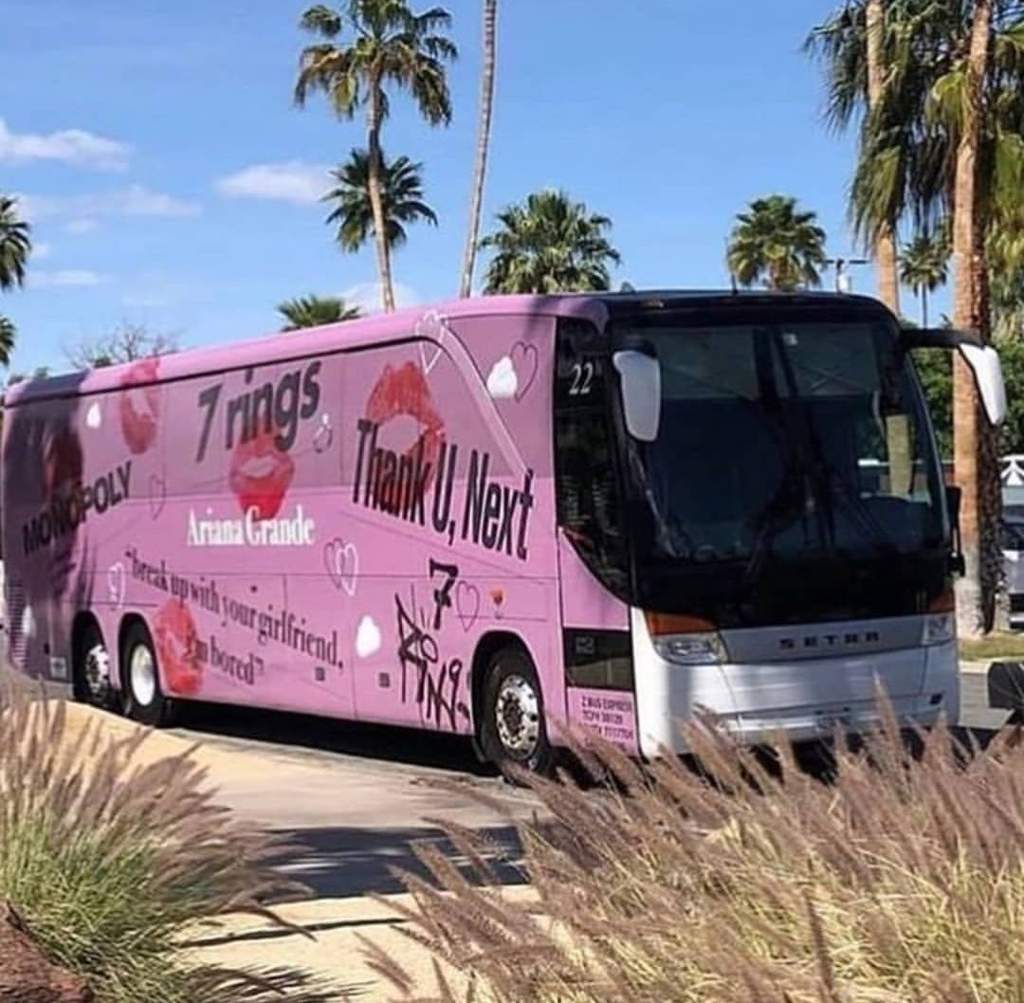 Ariana Grande Tour Bus Ariana Grande Songs - 2 roblox buses the origina by honeymoon arianatorl route 471 youtube