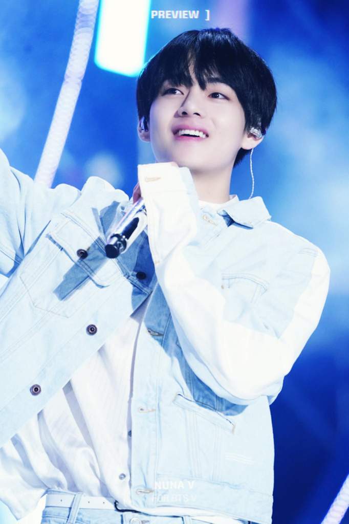 Taehyung At SBS Super Concert 2019 💙 | Kim Taehyung Amino