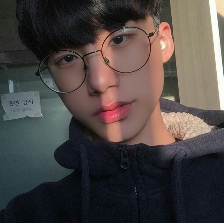 Naïm Achour | Wiki | K-pop 💬 rp Groupe Kpop🇰🇷 Amino