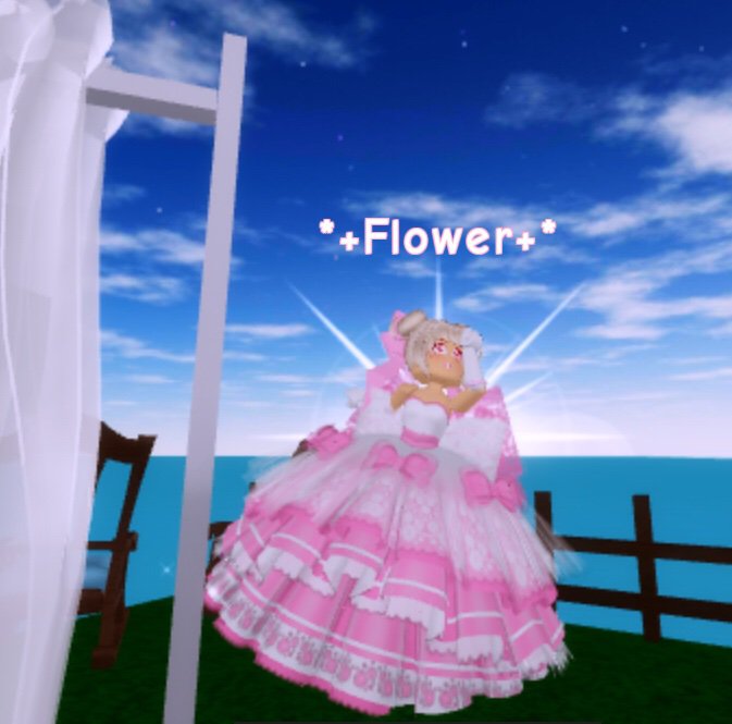 I finally got the miss lady rose dress! | Roblox Royale High Amino