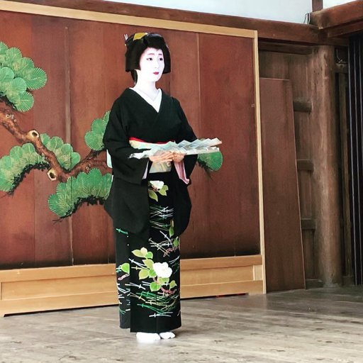 みしょこ On Instagram 祇園甲部 紗矢佳 さん 井上流 名取 奉納の舞 Geiko Gion Kyoto Japan Amino