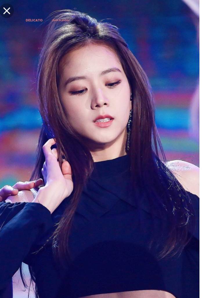 When Jisoo is cold ...... | BLINK (블링크) Amino