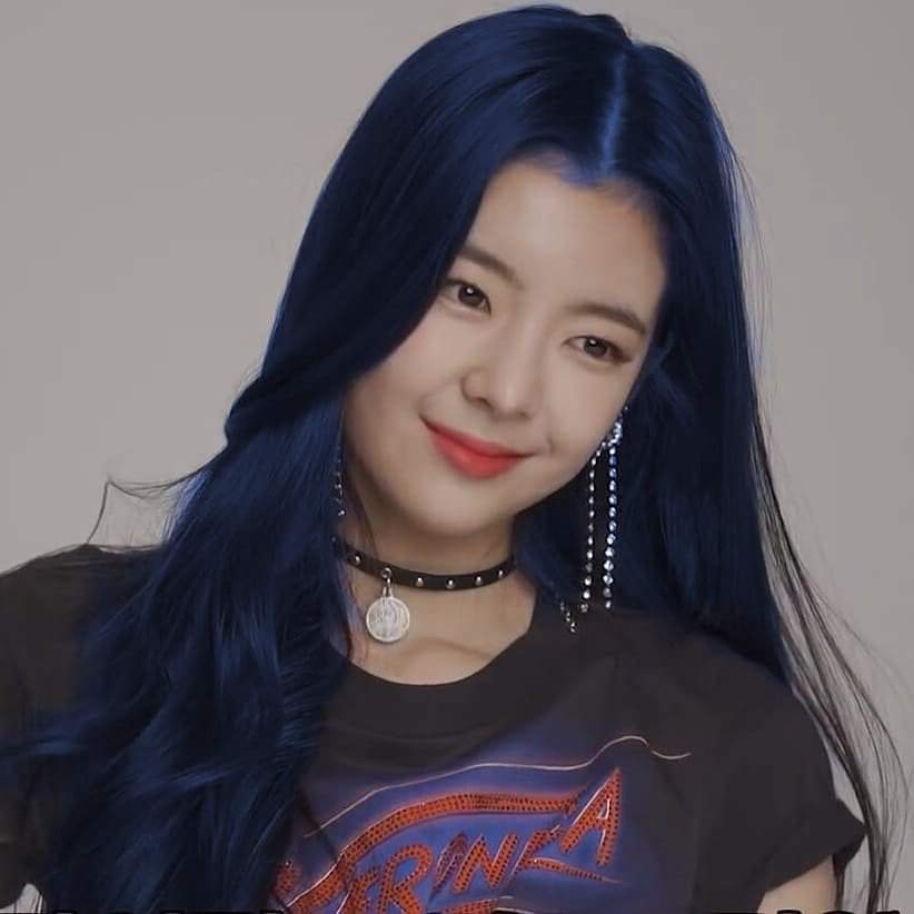 Different hair colors of Lia | ITZY (있지) Amino