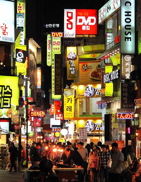 [Travel Series] Shopping in Myeongdong | Korean Beauty Amino