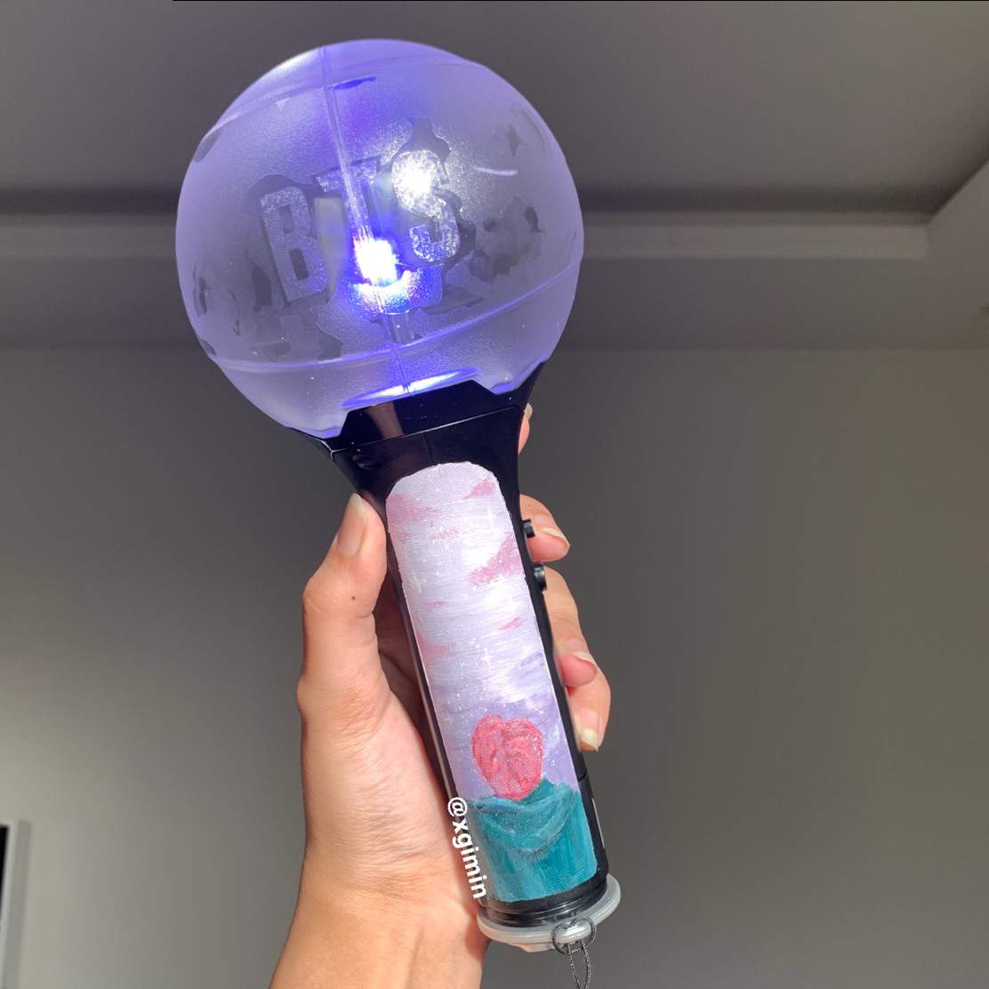 Painting on my Army bomb💜 | ARMY's Amino