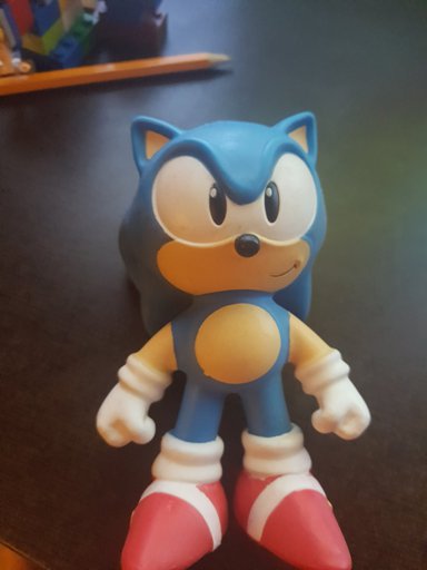 stretch sonic toy