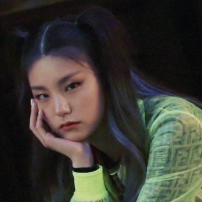 Queen Yeji 👑 | ITZY (있지) Amino