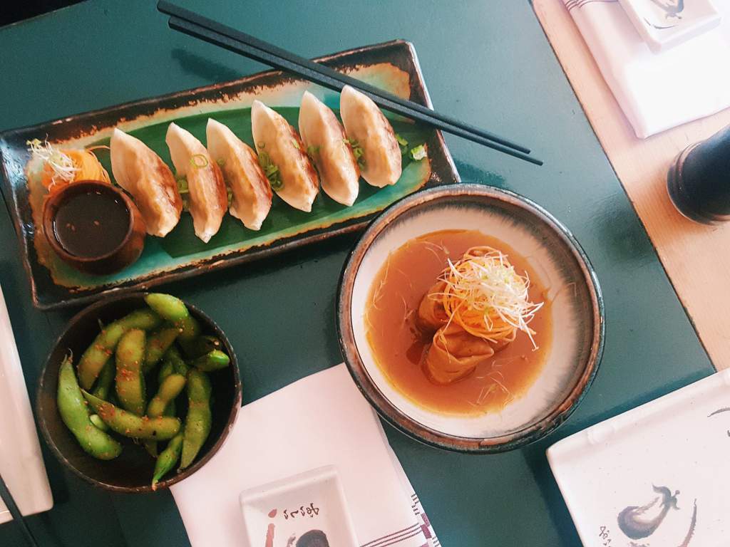 Sushi Momo (all vegan) in Montreal🍣 | Vegan Amino