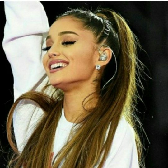 Her smile...🦄 | Ariana Grande Amino