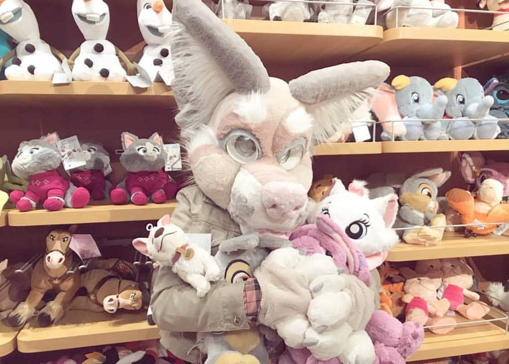 How to make a cheap fursuit; a guide Furry Amino