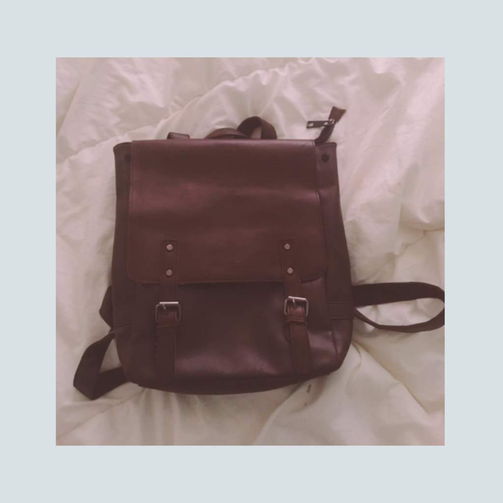 What’s in My Backpack?/ Back to School Haul Studying Amino Amino